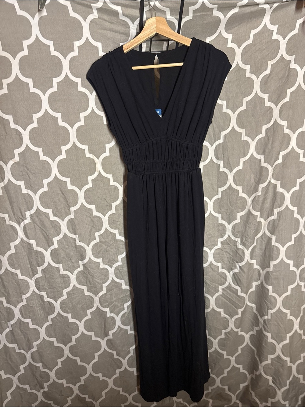 Old Navy Black Pleated V-Neck Sleeveless Jumpsuit Size XS